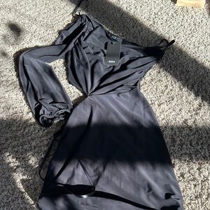 Elegant Black Off-Shoulder Dress 21 saints new with tags one sleeve